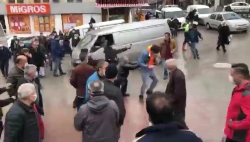 Otobüsçülerin tartışması arbedeye dönüştü 11 kişi gözaltına alındı
