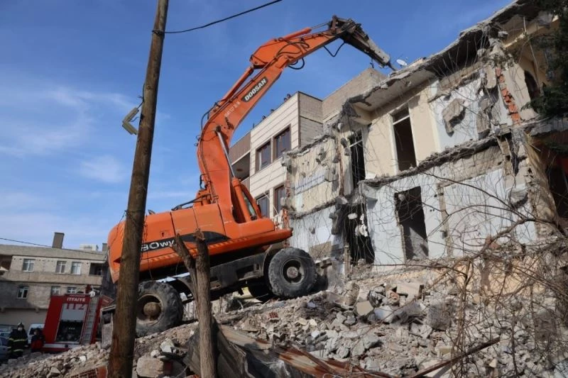 Komiser Şakir Caddesinde trafik akışı rahatlıyor
