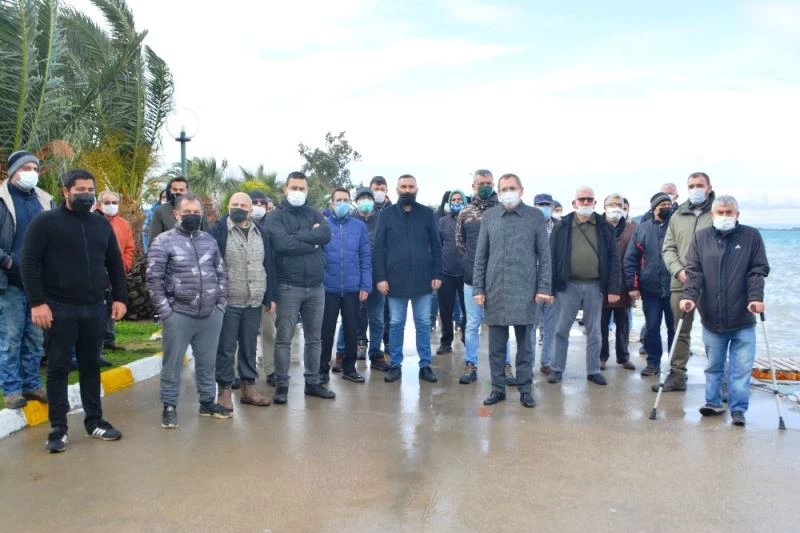 Tekneleri parçalanan balıkçılar barınak istiyor
