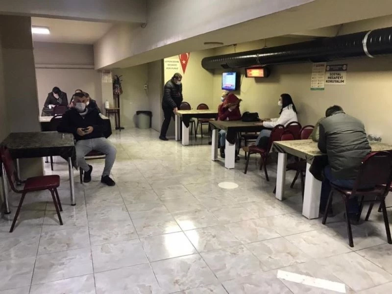 Onlar oynamaktan, polis yakalamaktan usanmadı
