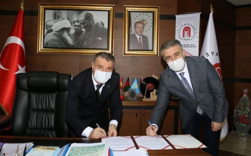 Anadolu’nun Oxford’u Amasya’da eğitimde işbirliği için imzalar atıldı
