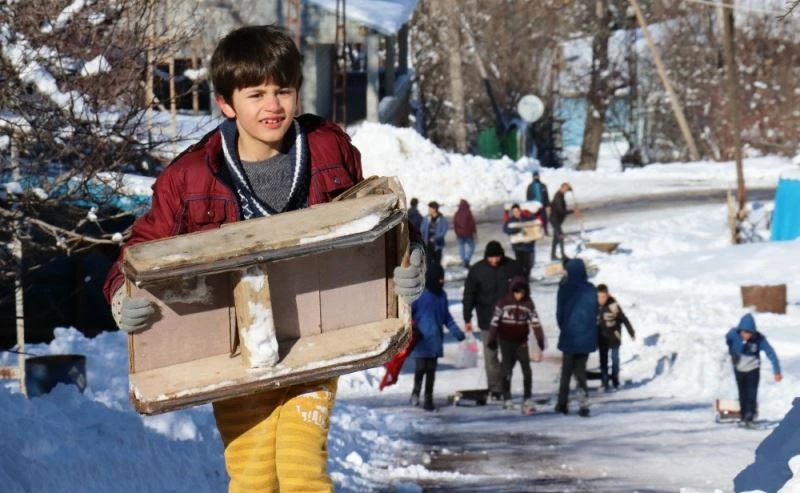 (Özel) Artos Dağı eteğinde kızak keyfi
