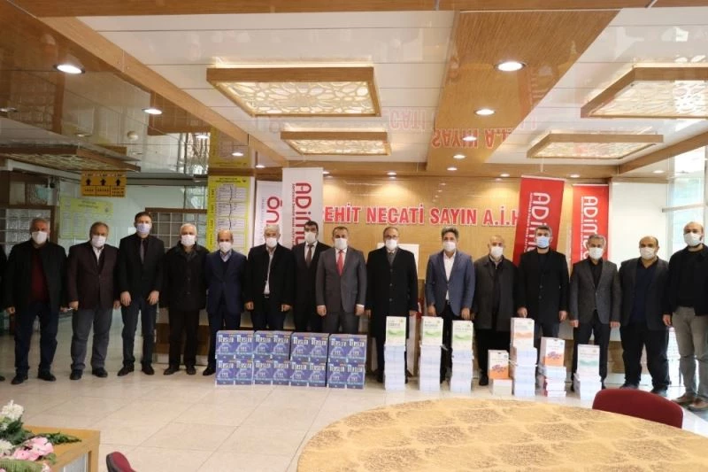 ADİMDER’den imam hatip liselerine kaynak kitap desteği
