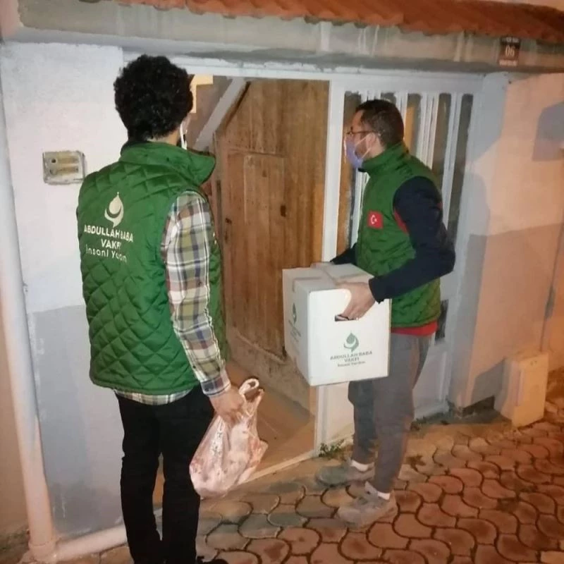 İhtiyaç sahibi ailelerin içlerini ısıtıyorlar
