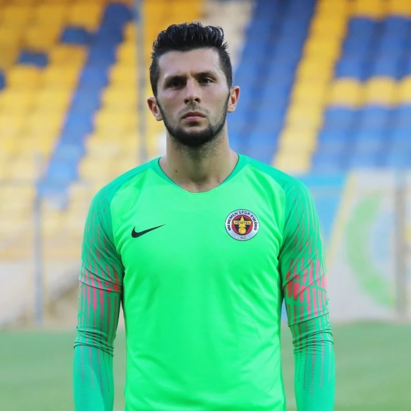 Menemenspor’da kaleci Selmani ile yollar ayrıldı
