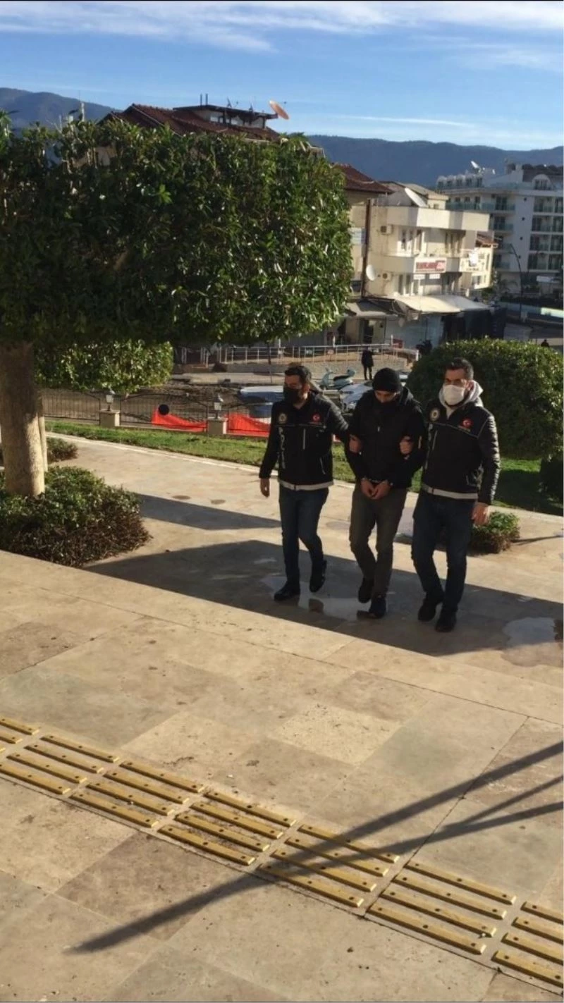 Emlakçı kokain satıcısı çıktı, polisten kaçamadı
