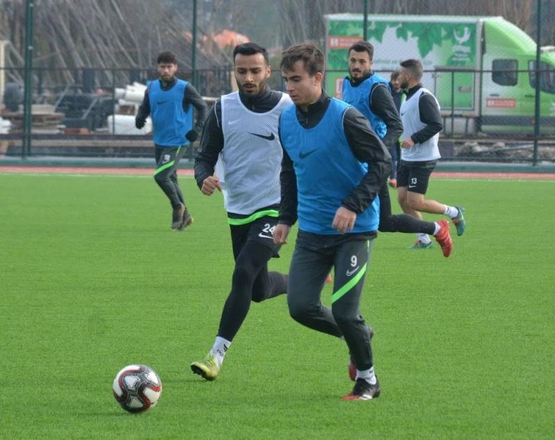Aliağaspor FK, hazırlıklara ara vermiyor
