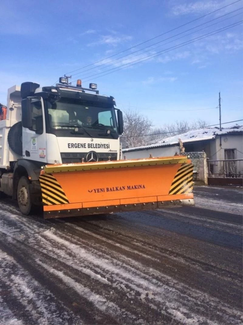 Ergene Belediyesi kar yağışının çileye dönmesini önledi
