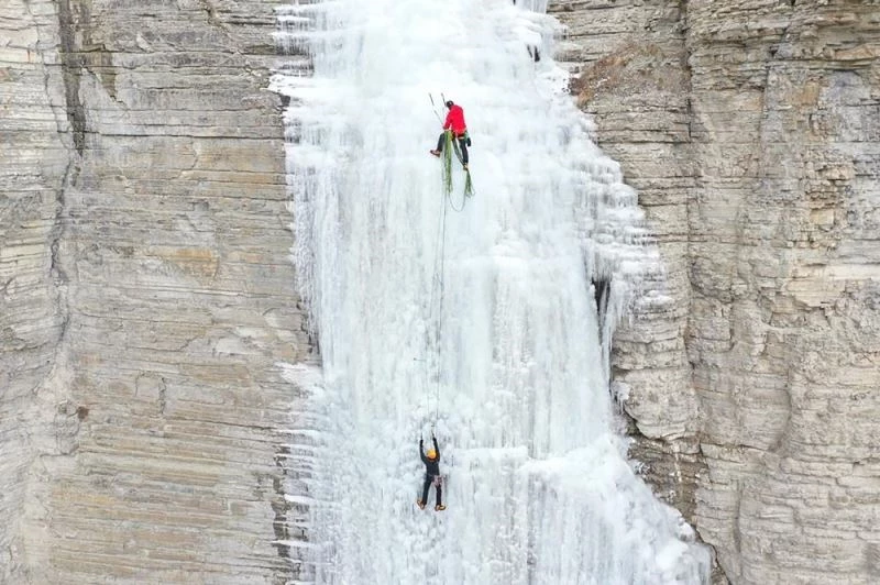 DEÜ, milli sporcusu Emrah Özbay’ı unutmadı
