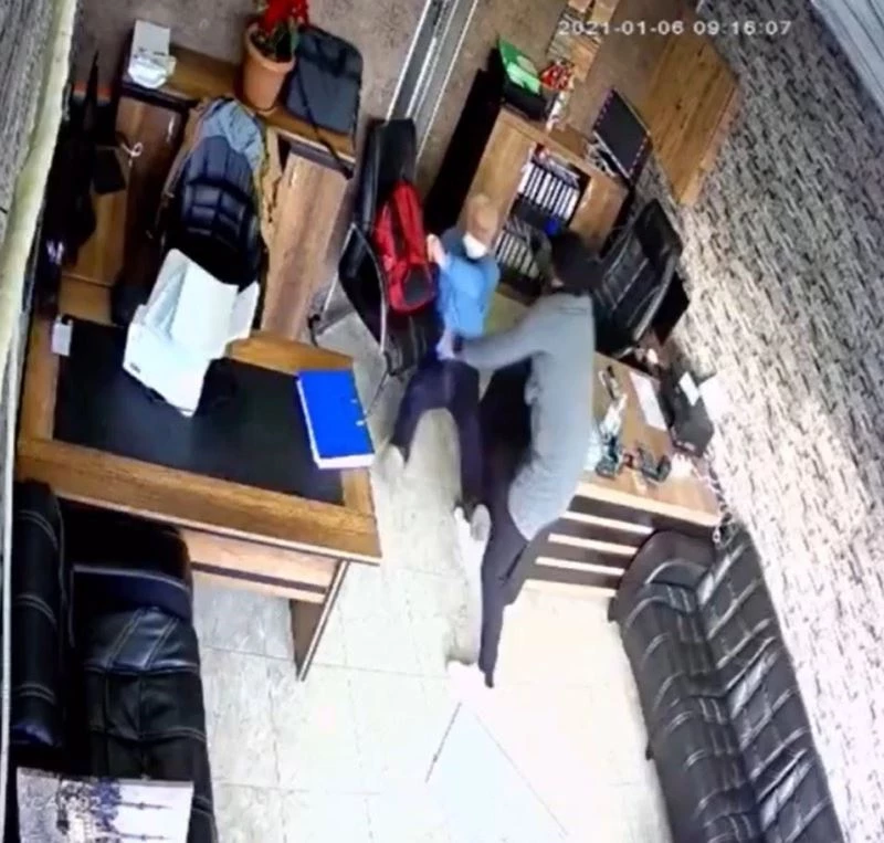 Esenyurt’ta gaspçıya İtalya iş adamından beklenmeyen hareket
