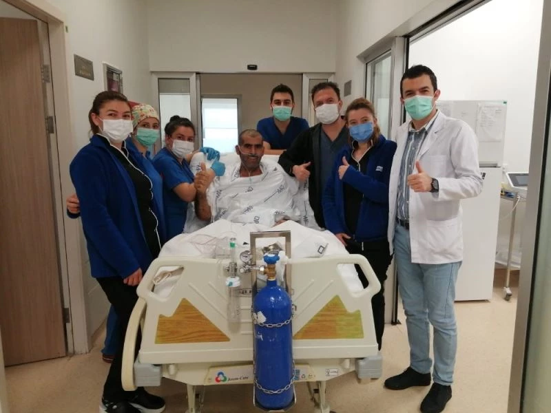 22 günü entübe halde  52 gün yoğun bakımda kaldı, hayata tutundu
