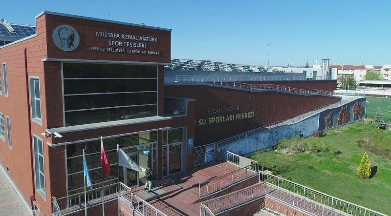 Yüzmede başarılı dereceler
