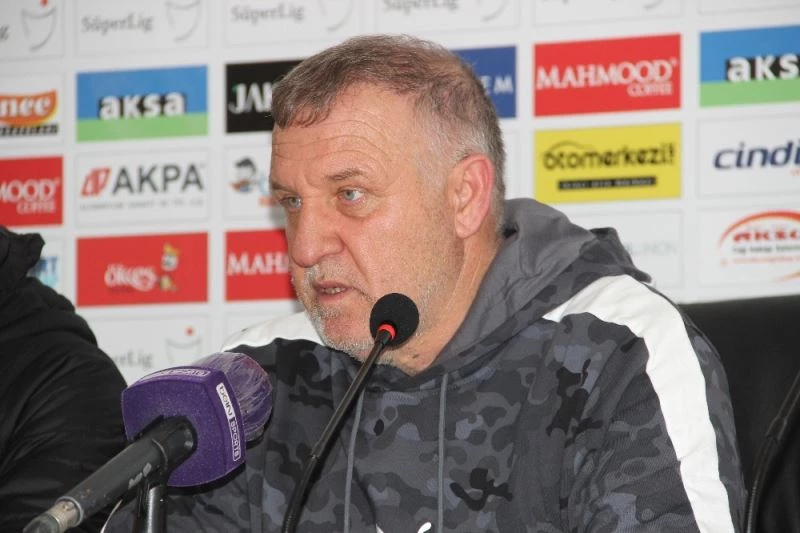Mesut Bakkal: 