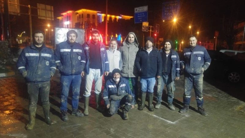 Jeotermal ana hattındaki patlak aboneleri korkuttu
