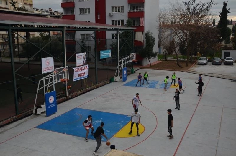 Aydın’da sokak basketbolu turnuvası renkli görüntülere sahne oldu

