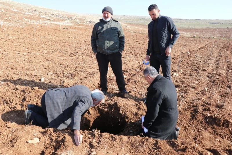 Şanlıurfa’da depremler sonrası oluşan obruk korkuttu
