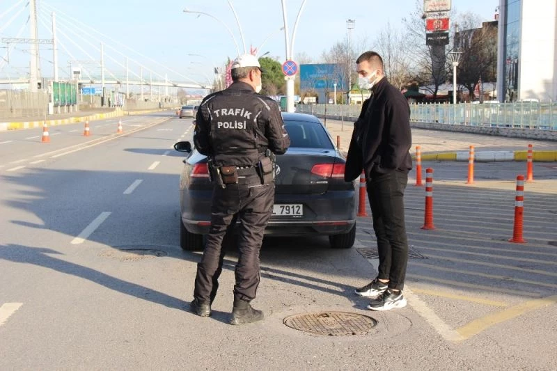Kısıtlama ihlalinden tutanak tutan polislerin gerçek olduğuna inanmadı
