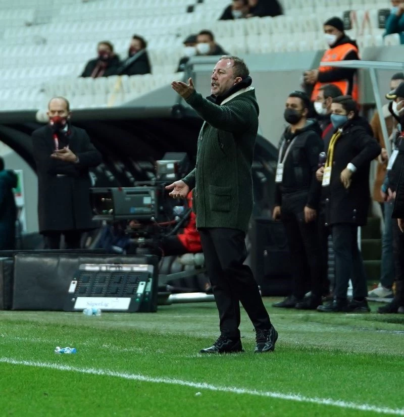 Sergen Yalçın’ın ilk derbi mağlubiyeti
