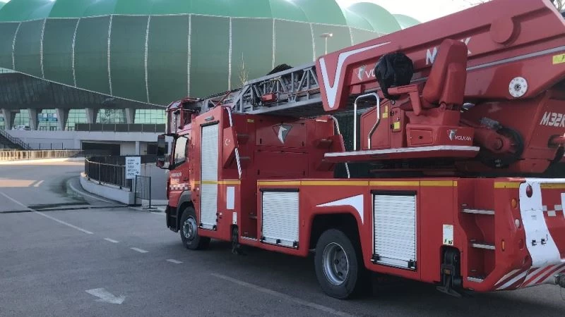 Maç öncesi Timsah Arena’da korkutan yangın
