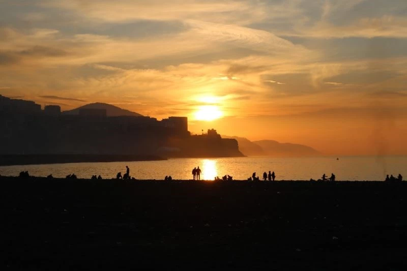 Kısıtlamada evde kalan Zonguldaklılar sahillere akın etti
