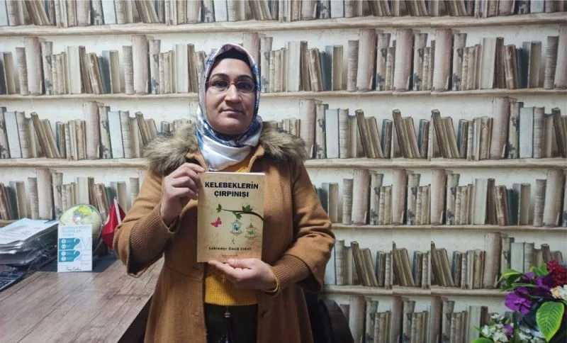 Ortaokulu okuyamayan 3 çocuk annesi gizli gizli tuttuğu notları kitaba dönüştürdü
