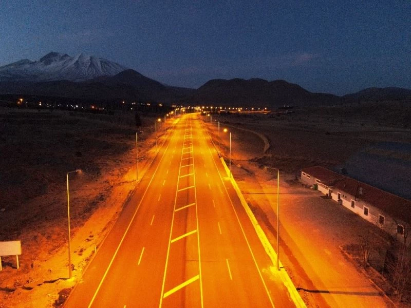 Develi - Erciyes yolu aydınlatma çalışmasının ilk etabı tamamlandı
