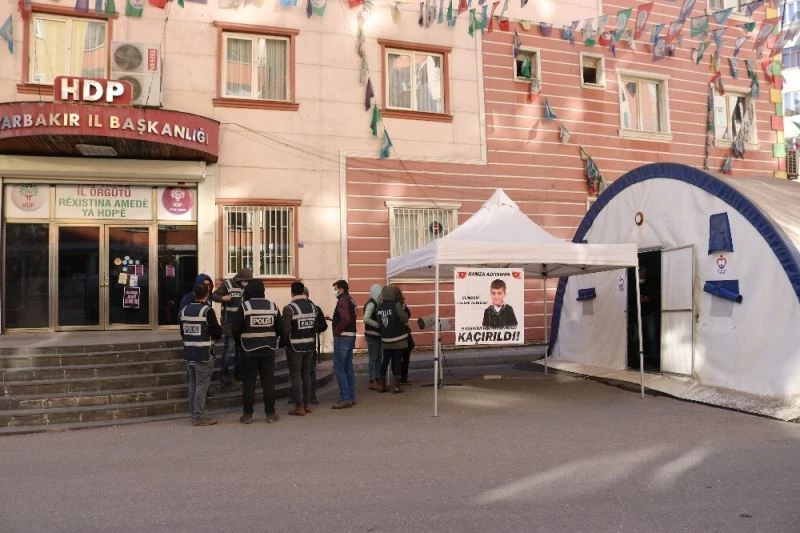 Evlat nöbetindeki anne: 