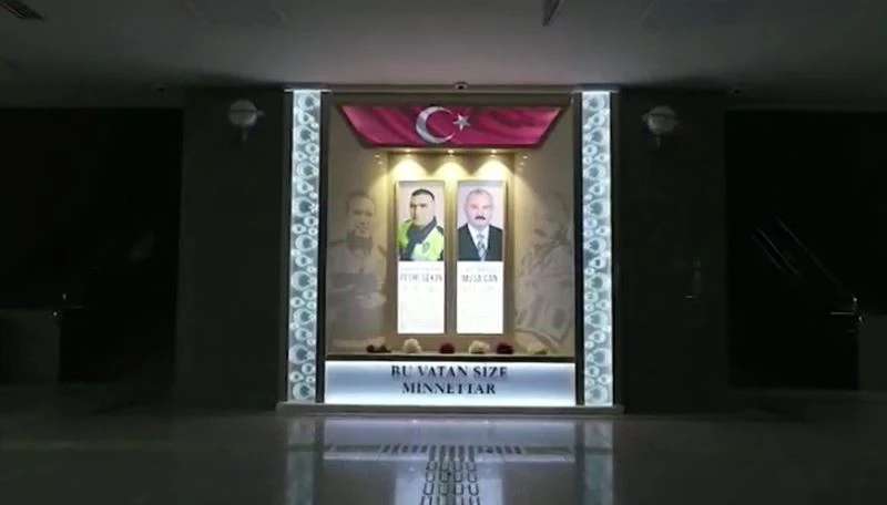 İzmir Cumhuriyet Başsavcılığı adliye şehitlerini kliple andı
