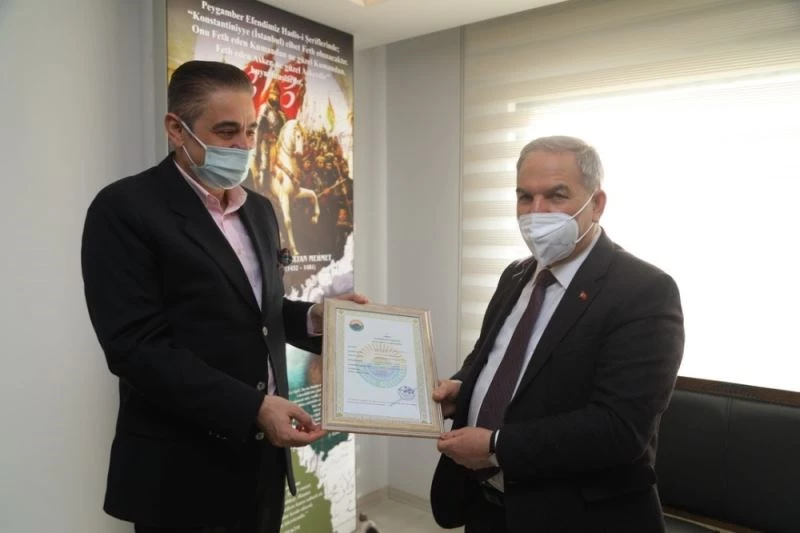 Yeni yılın ilk iş yeri açma ruhsatını Başkan Demirtaş takdim etti
