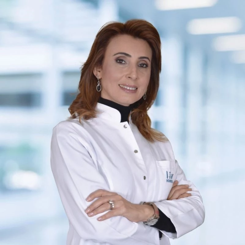 Uzun süre maske kullanımı cildi etkiliyor
