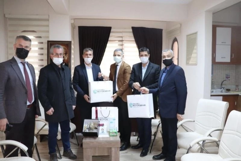 Büyükşehir’den Muhtarlara sağlık sepeti
