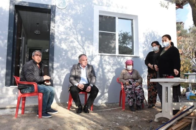 Meşeli Mahallesi’nde evi yanan vatandaşa Germencik Belediyesi’nden yardım eli
