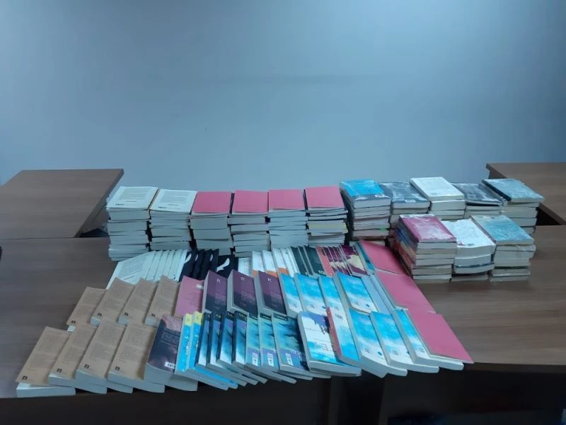 Bandrolsüz  212 adet kitap ele geçirildi
