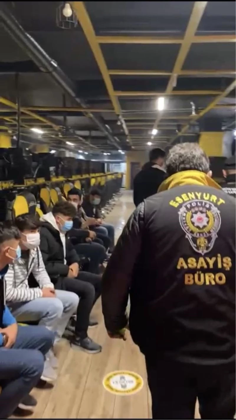 Baskın yiyen “gamer”lar oyunu bırakmadı
