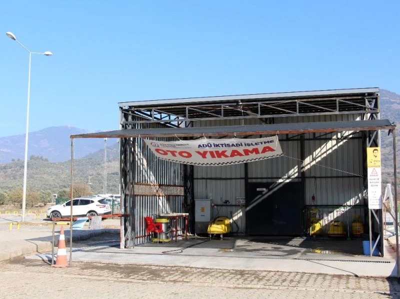 ADÜ İktisadi İşletmesi oto yıkama birimi ‘vale’ hizmetiyle büyük kolaylık sağlıyor
