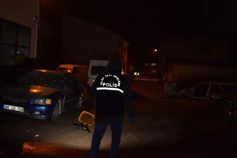 İşyerinin önünde kurşunun hedefi oldu
