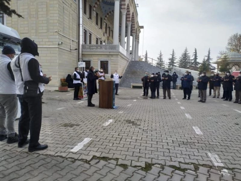 Eskişehir’den İdlip’e yardım tırı dualarla uğurlandı
