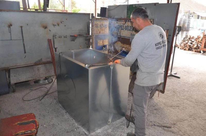 Kepez  çöp konteynerlerini kendi üretiyor
