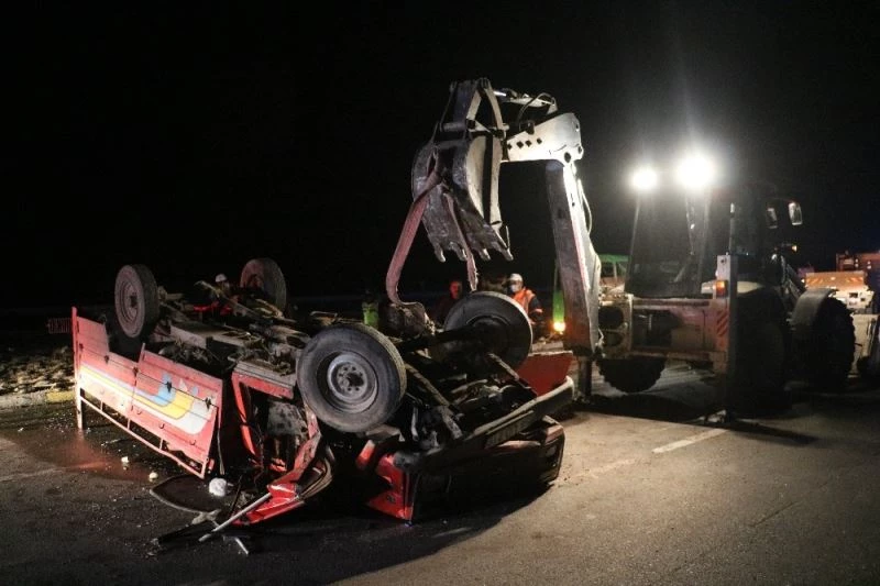 Sivas’ta kamyonet devrildi : 1ölü, 1 yaralı
