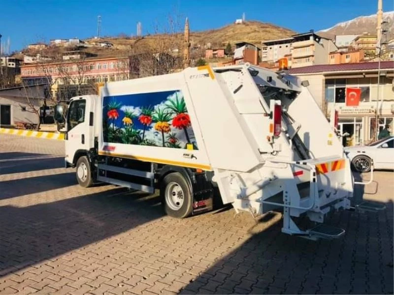 Şemdinli belediyesi araç filosunu genişletmeye devam ediyor
