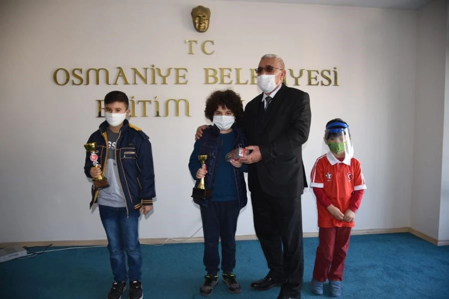 7 OCAK KURTULUŞ KUPASI SATRANÇ TURNUVASI ÖDÜL TÖRENİ YAPILDI