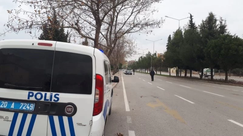 Denizli polisi kısıtlamada kuş uçurtmuyor
