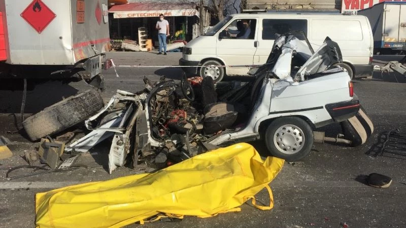 Tankere çarpan otomobilin sürücüsü hayatını kaybetti
