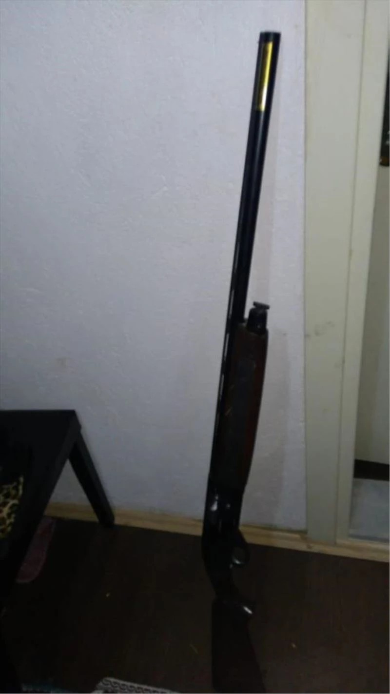 Elleri ve ayakları bağlı kadını darbedip, bileziklerini gasbettiği öne sürülen 3 şüpheli yakalandı