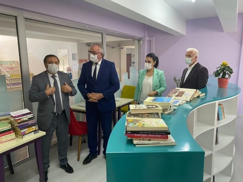 Vergi Dairesi Başkanı Baysal’dan ’Bir kitapta senden’ kampanyasına destek
