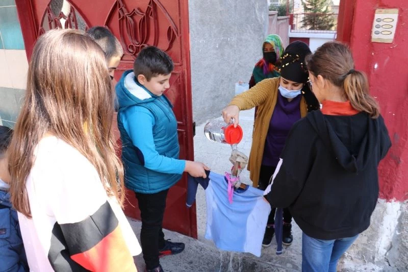 Çocukların yağmur duasına komşular ‘amin’ dedi
