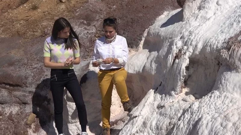 Günlük 200 bin litre çıkan doğal kaynak suyundan elde ediliyor: Mineral deposu tuz, 5 bin yıldır kullanılıyor
