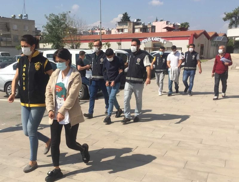 Eskort sitesine ilan verip sevgilisiyle gasp yaptı
