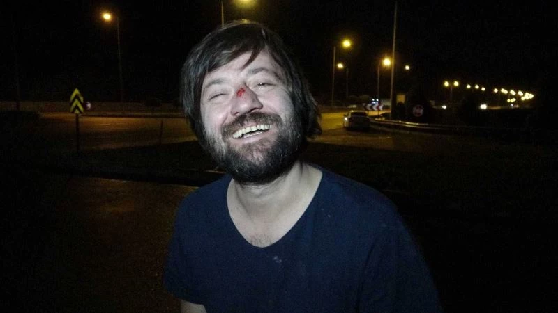 Sinema sanatçısı Sadi Celil Cengiz kazada yaralandı
