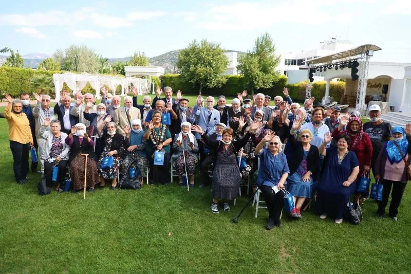 Başkan Gürün yaşlılarla buluştu
